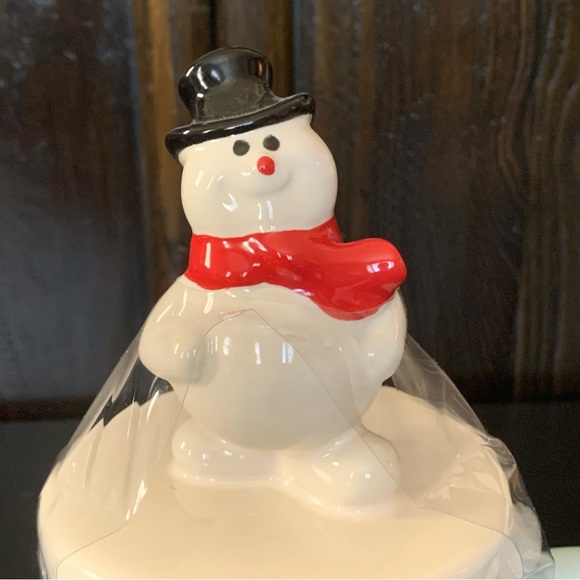 Rae Dunn JOLLY HAPPY FUN Frosty the Snowman Topper Mug - Picture 4 of 10